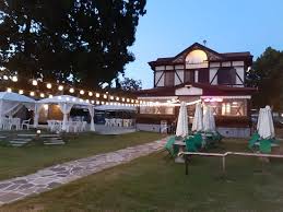 Veranda panoramica di Chalet Viverone sul lago di Viverone